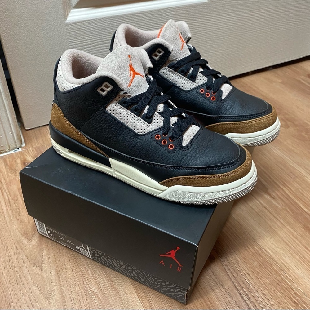 2022 Air Jordan 3 Retro “Desert Elephant” Size 7.5